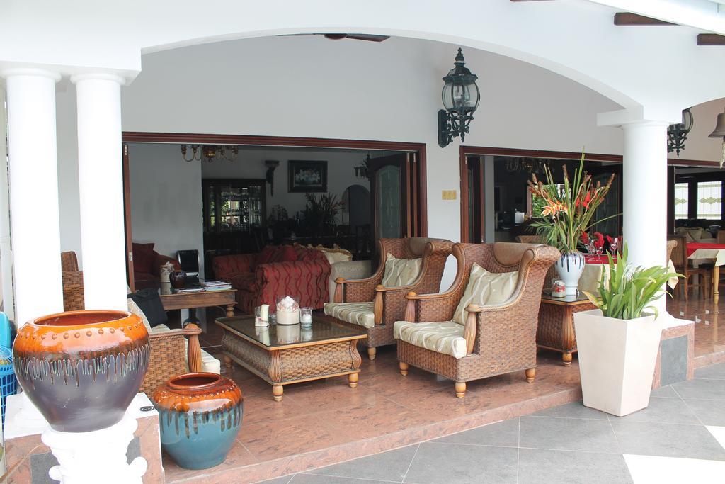 Le Bonheur 3* Machabee